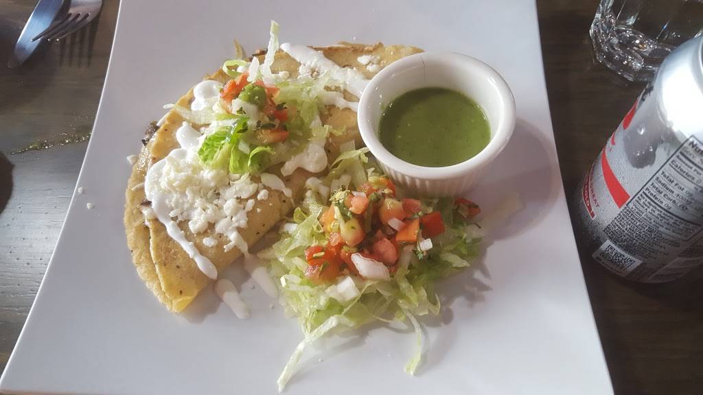 Los tres Chiflados | restaurant | 1046 Flatbush Ave, Brooklyn, NY 11226, USA | 3473506152 OR +1 347-350-6152