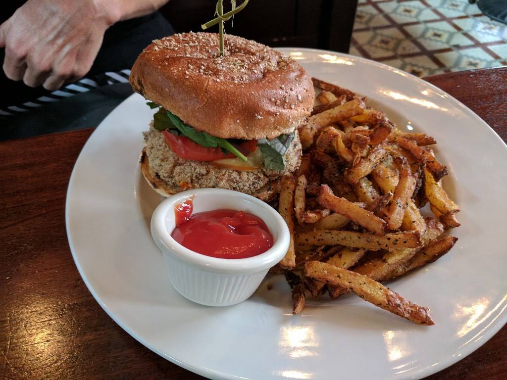 301 Bistro, Bar & Beer Garden | restaurant | 301 Greensboro Ave, Tuscaloosa, AL 35401, USA | 2057641395 OR +1 205-764-1395