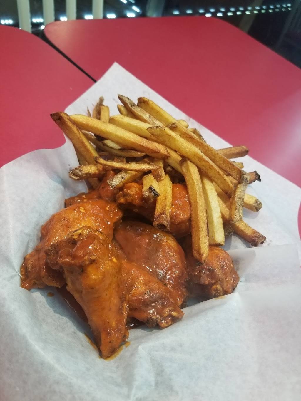 Blazing Burger N Wings | restaurant | 2407 W Lawrence Ave, Chicago, IL 60625, USA | 7738786100 OR +1 773-878-6100