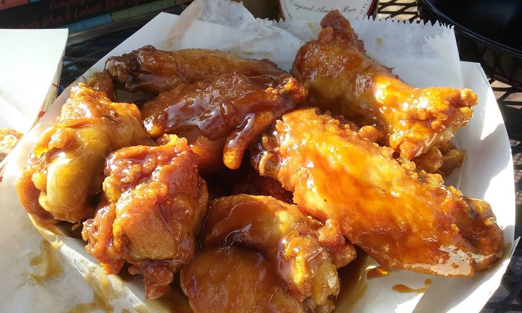 Big Dog Saloon | restaurant | 432 W Highland Ave, Ravenna, OH 44266, USA | 3302969115 OR +1 330-296-9115