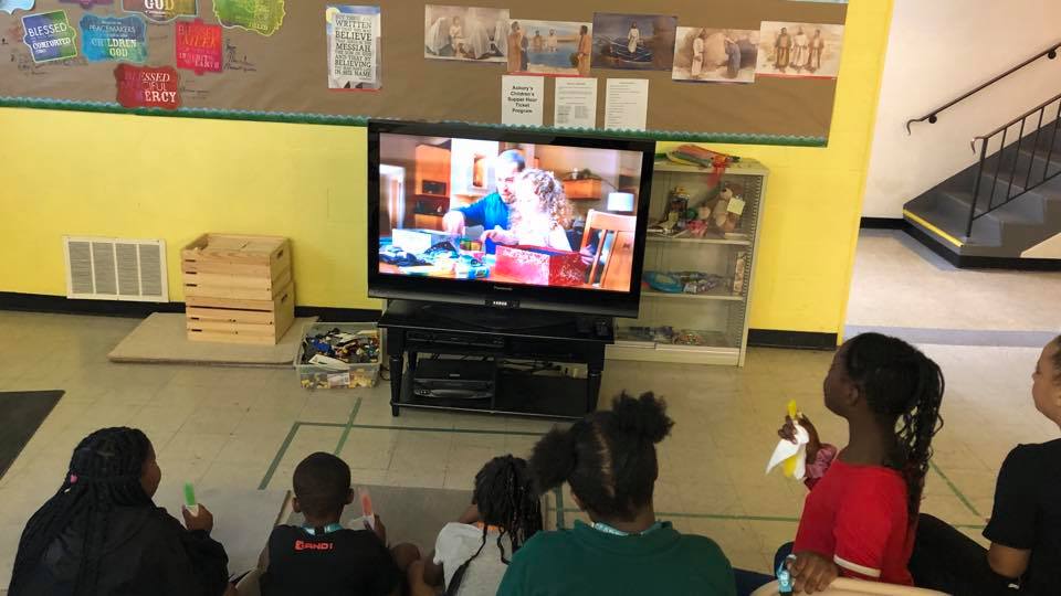 childrens supper hour | restaurant | 1229 S Grand Ave E, Springfield, IL 62703, USA | 2175228147 OR +1 217-522-8147