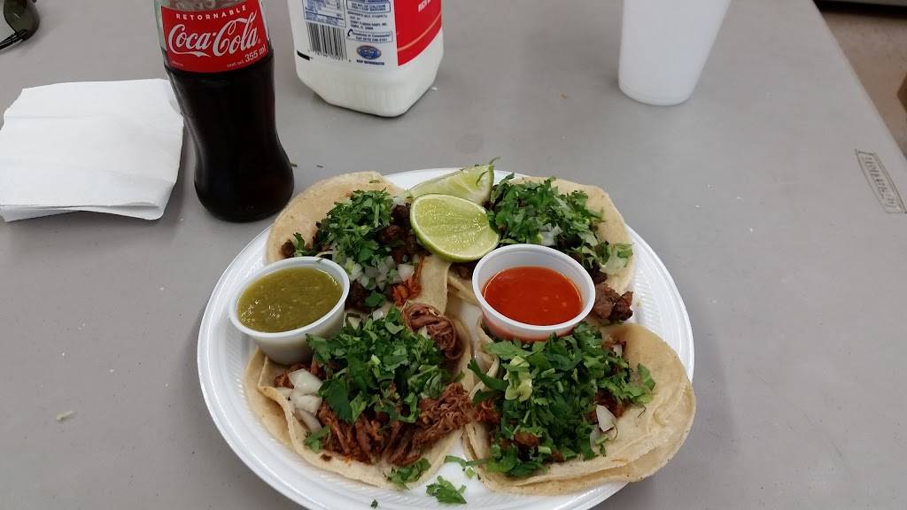 Tienda Mexicana Tres Hermanos | restaurant | 1690 14th Ave, Vero Beach, FL 32960, USA | 7729780673 OR +1 772-978-0673