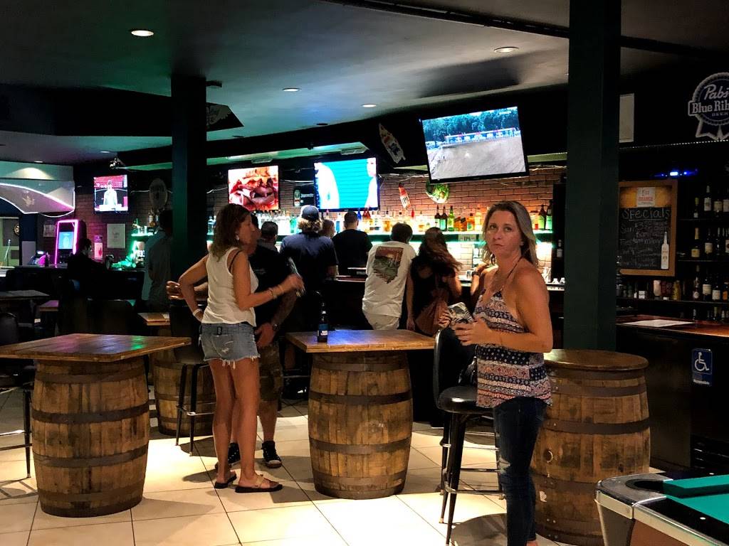 St. Pats Irish Pub | restaurant | 1600 E Hillsboro Blvd, Deerfield Beach, FL 33441, USA | 9544284539 OR +1 954-428-4539