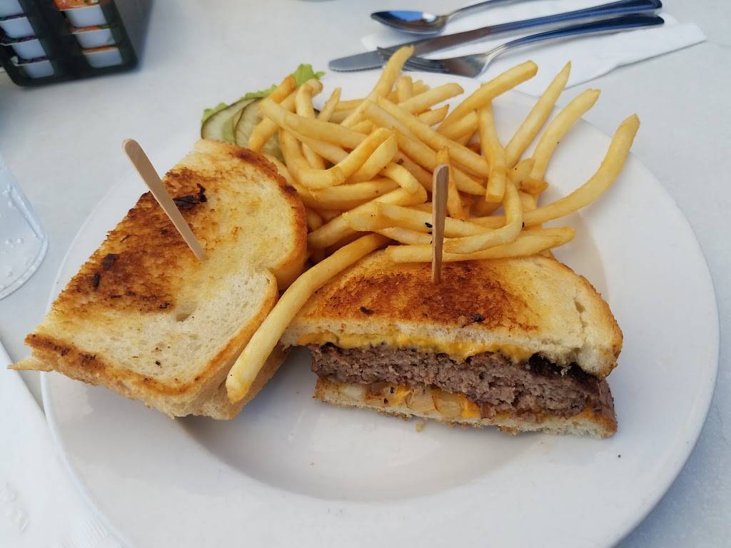 Patys Restaurant | restaurant | 10001 Riverside Dr, Toluca Lake, CA 91602, USA | 8187610041 OR +1 818-761-0041