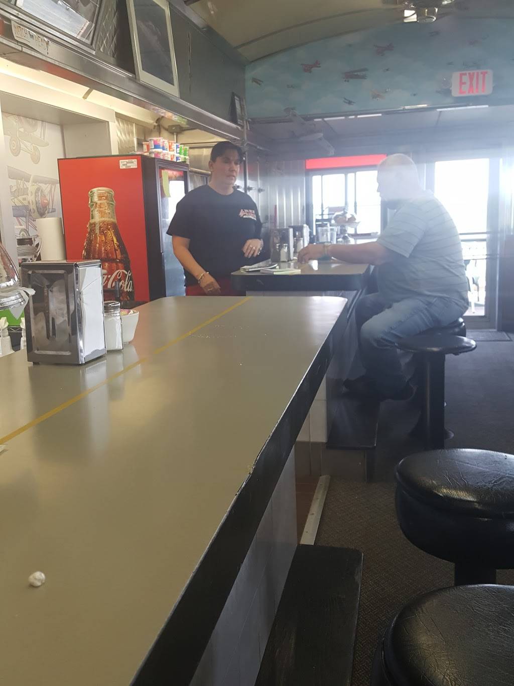 Red Baron Airport Diner | restaurant | 220 Airport Access Rd, Southbridge, MA 01550, USA | 5087655800 OR +1 508-765-5800