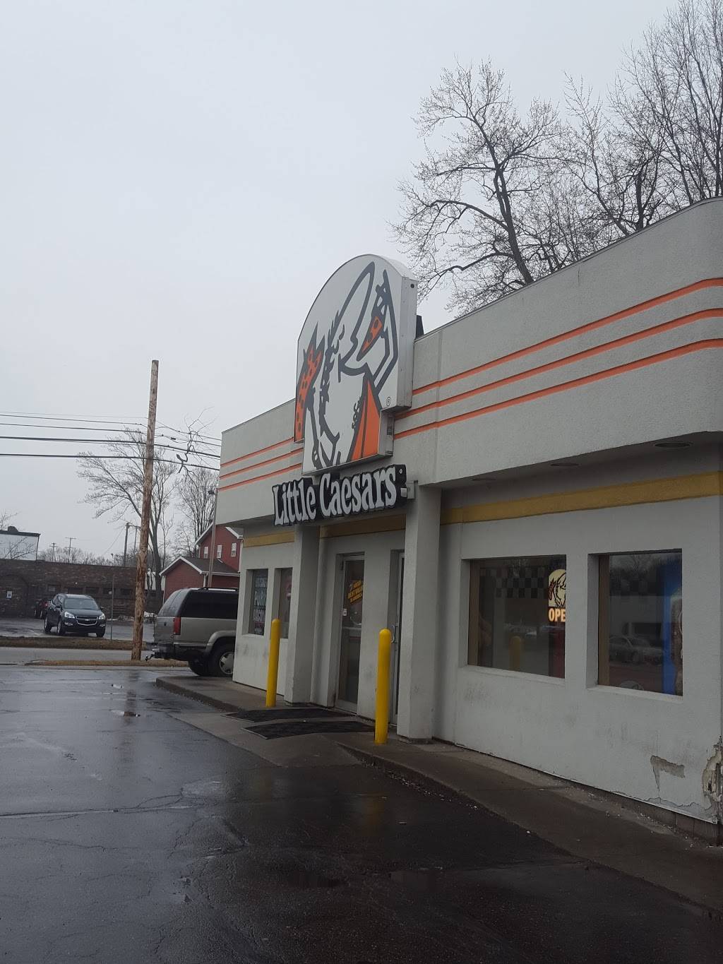 Little Caesars Pizza | meal takeaway | 324 S Mission St, Mt Pleasant, MI 48858, USA | 9897731121 OR +1 989-773-1121