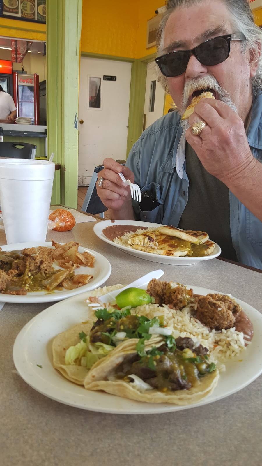 Henrys Mexican Restaurant | restaurant | 2823 Broadway Avenue J, Galveston, TX 77550, USA | 4097658400 OR +1 409-765-8400