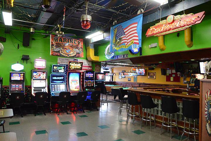 Baps Tap Sports Bar & Grill, Inc. | restaurant | 164 W Sauk Trail, South Chicago Heights, IL 60411, USA | 7087552277 OR +1 708-755-2277