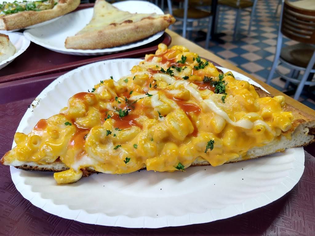 Georgios Pizza | restaurant | 120 Charles St, East Lansing, MI 48823, USA | 5173339990 OR +1 517-333-9990