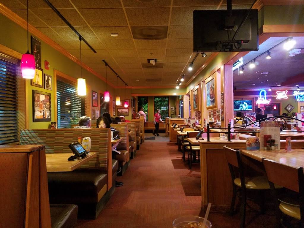 Applebees Grill + Bar | restaurant | 505 Apache Dr, McComb, MS 39648, USA | 6016801520 OR +1 601-680-1520