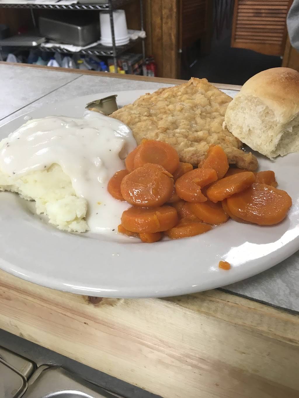 Easton Cafe LLC | restaurant | 319 W Riley St, Easton, KS 66020, USA | 9137735424 OR +1 913-773-5424