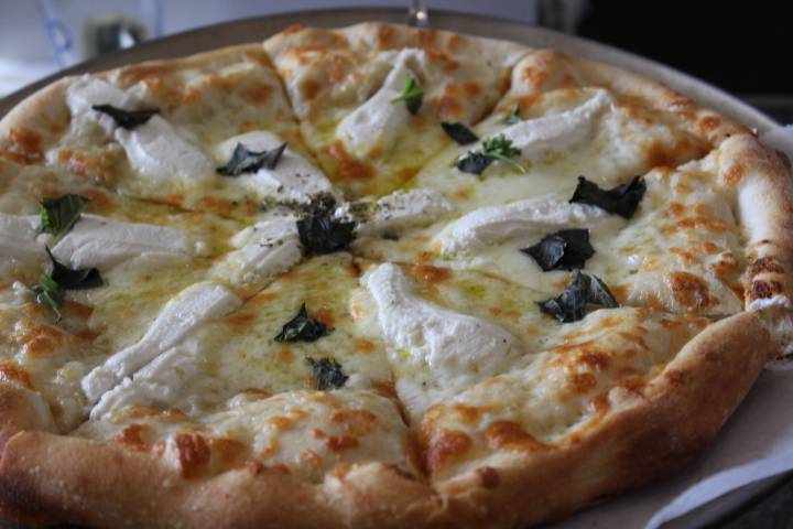 Caputos Pizza Company | restaurant | 800 S Mountain St, Cherryville, NC 28021, USA | 7048024582 OR +1 704-802-4582