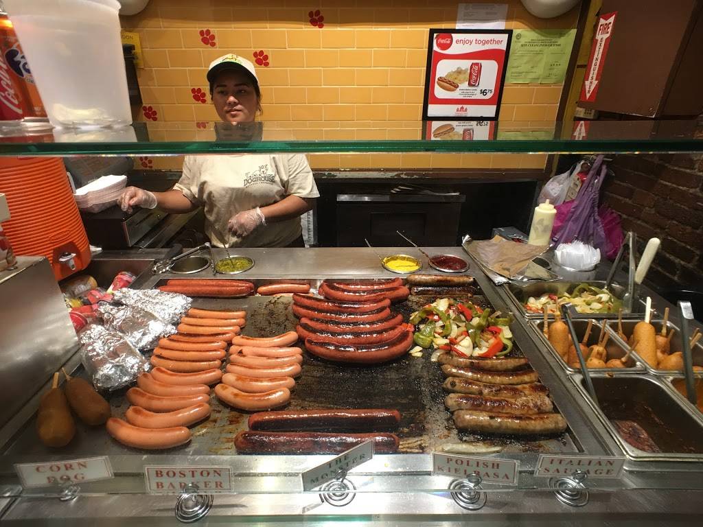 Dog House | restaurant | 1 Faneuil Hall Sq, Boston, MA 02109, USA | 6177424441 OR +1 617-742-4441