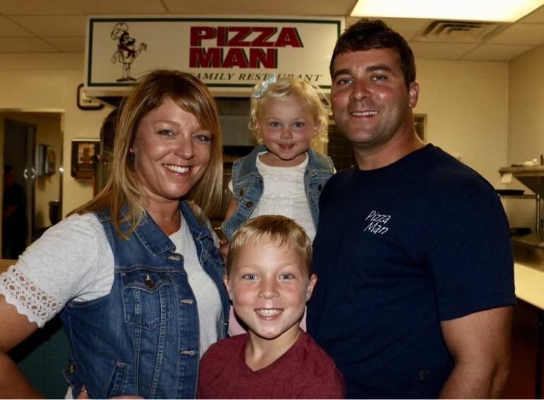 Pizza Man | restaurant | 114 E Cooke St, Mt Pulaski, IL 62548, USA | 2177925016 OR +1 217-792-5016