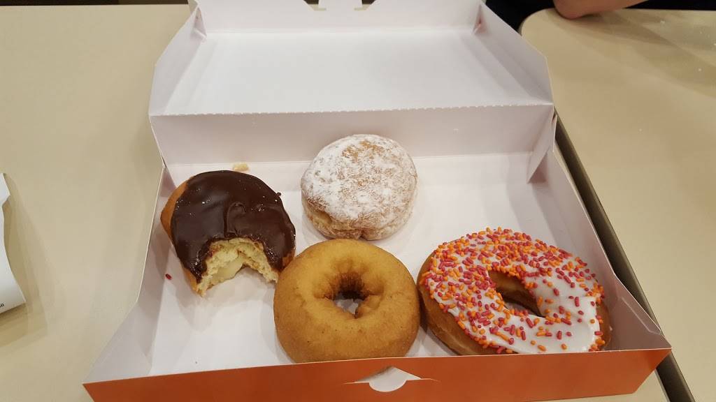 Dunkin | bakery | 8015 Turkey Lake Rd Suite 100, Orlando, FL 32819, USA | 4077303073 OR +1 407-730-3073