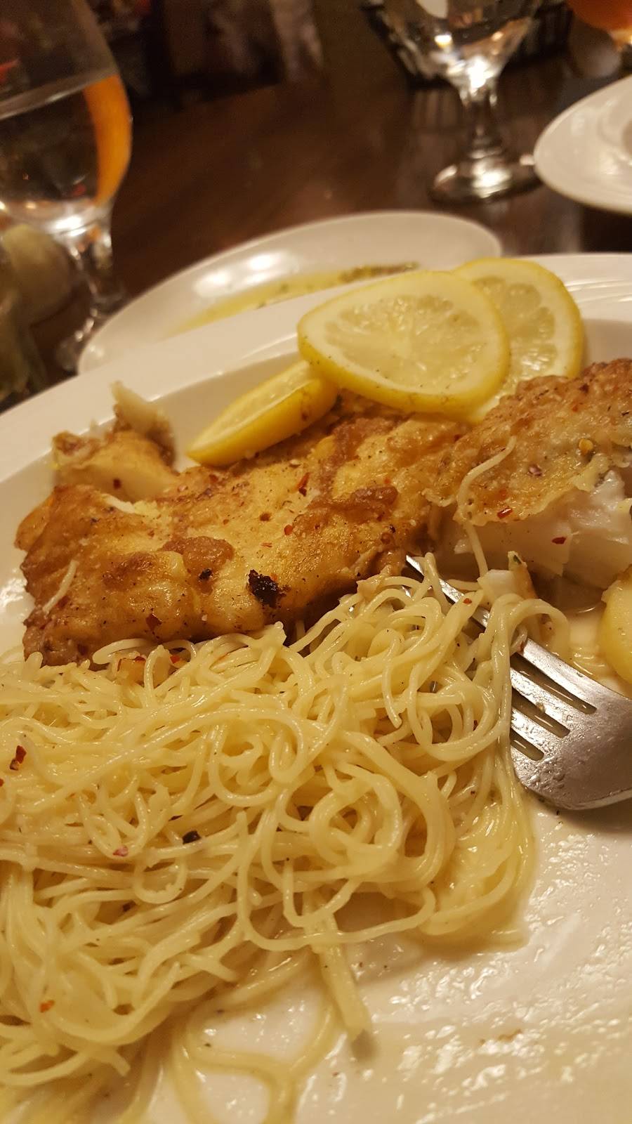 Leones | restaurant | 320 Cooley St, Springfield, MA 01128, USA | 4137834363 OR +1 413-783-4363