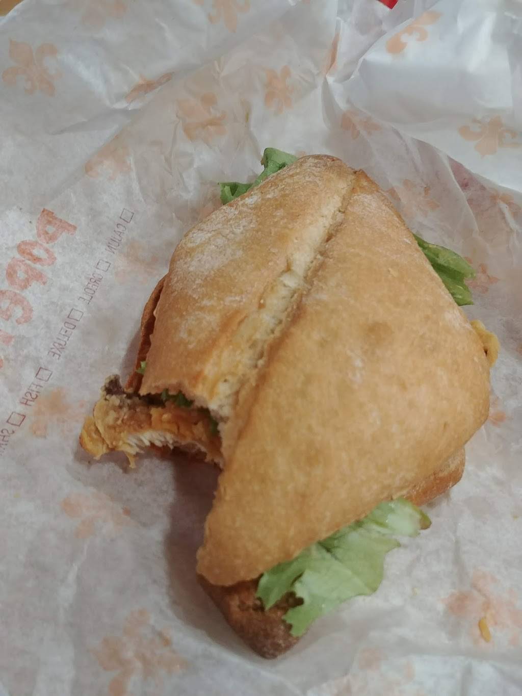 Popeyes Louisiana kitchen | restaurant | 4366 Kingston Rd, Scarborough, ON M1E 2M8, Canada | 4162824658 OR +1 416-282-4658