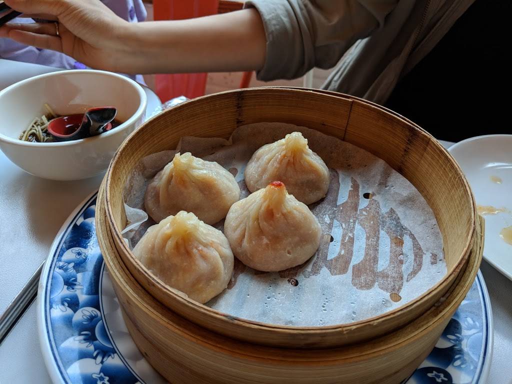 La Salle Dumpling Room | restaurant | 35 West End Ave, New York, NY 10023, USA | 2125862000 OR +1 212-586-2000