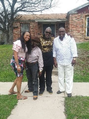 Lloyds Cafe | cafe | 1264 E Rosedale St, Fort Worth, TX 76104, USA | 8173350097 OR +1 817-335-0097