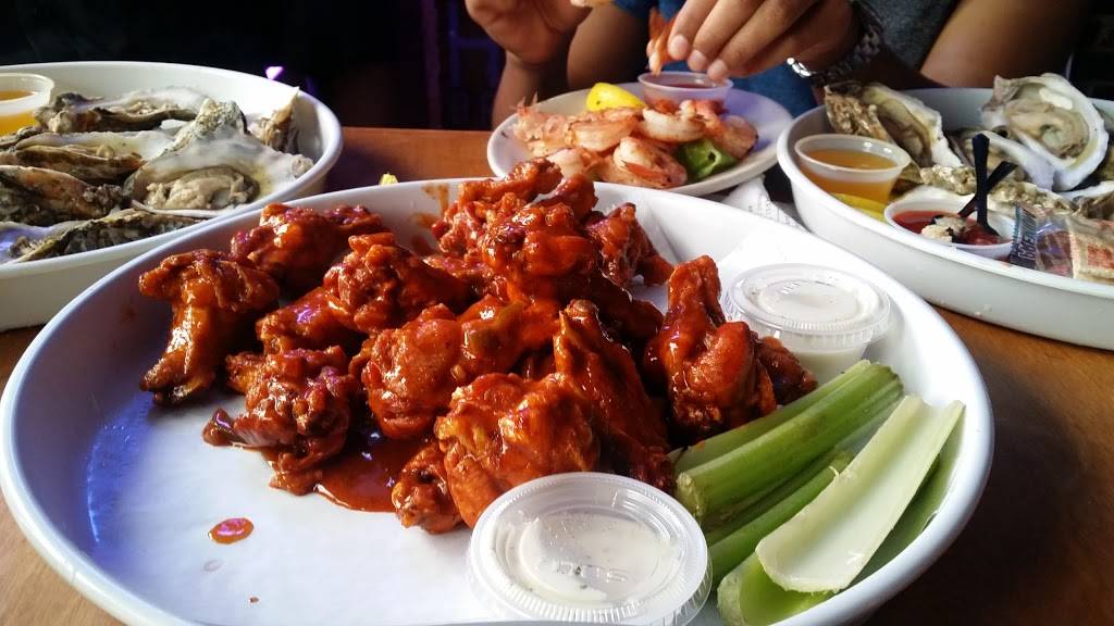 Shuckers | restaurant | 408 SW 16th St, Ocala, FL 34471, USA | 3522820592 OR +1 352-282-0592