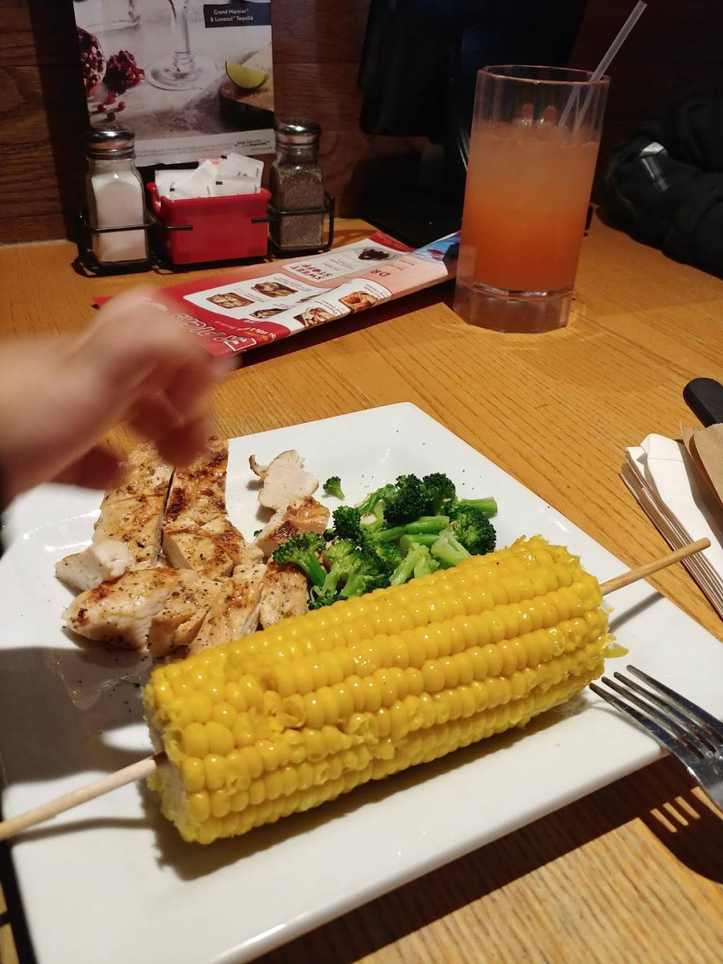 Chilis Grill & Bar | meal takeaway | 3490 W Century Blvd, Inglewood, CA 90303, USA | 3106742505 OR +1 310-674-2505