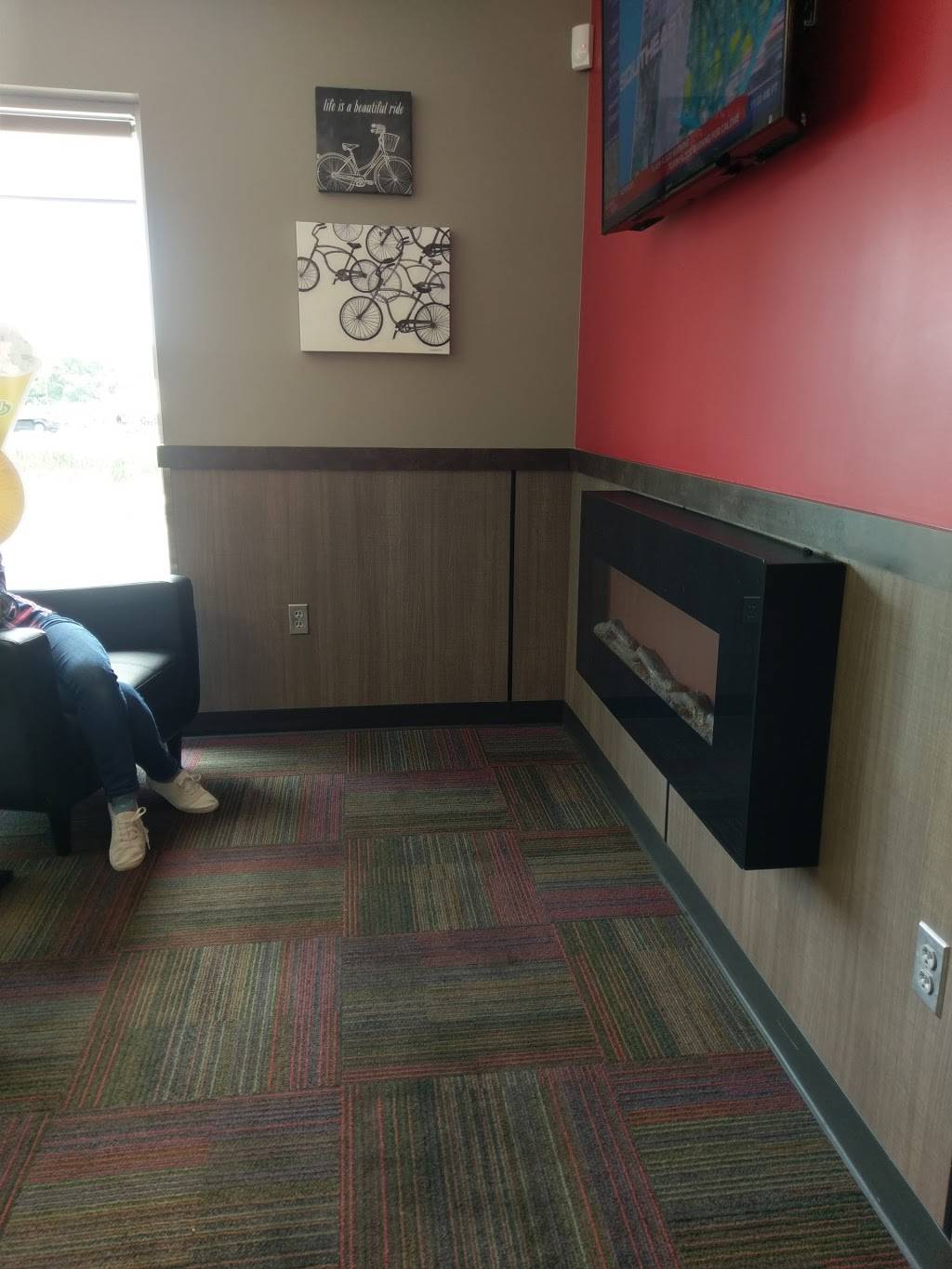 Runza Restaurant | restaurant | 4320 S 33rd St, Lincoln, NE 68516, USA | 4024886701 OR +1 402-488-6701