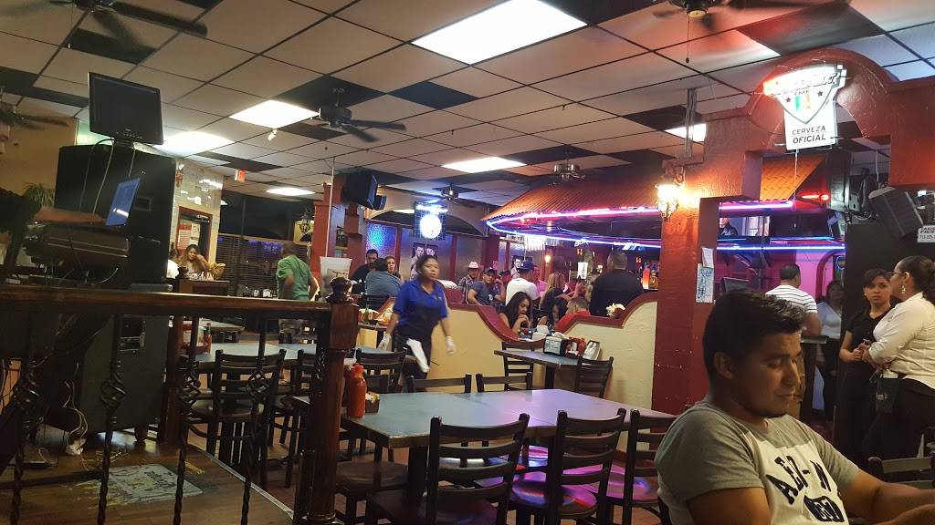 Chilos Seafood Restaurant | restaurant | 8334 Gulf Fwy, Houston, TX 77017, USA | 7136433505 OR +1 713-643-3505