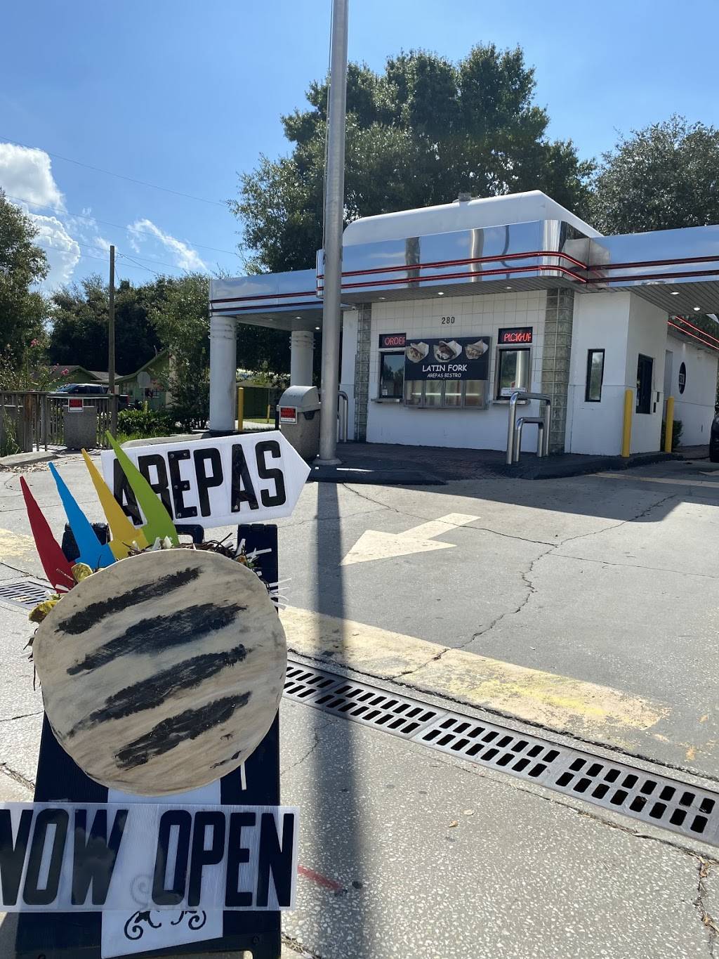 Latin Fork Arepas drive thru | restaurant | 280 E Vine St, Kissimmee, FL 34744, USA | 4077852090 OR +1 407-785-2090