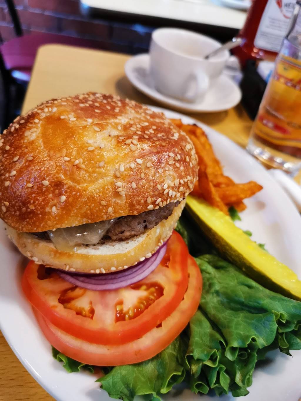 Trident Booksellers & Cafe | cafe | 338 Newbury St, Boston, MA 02115, USA | 6172678688 OR +1 617-267-8688