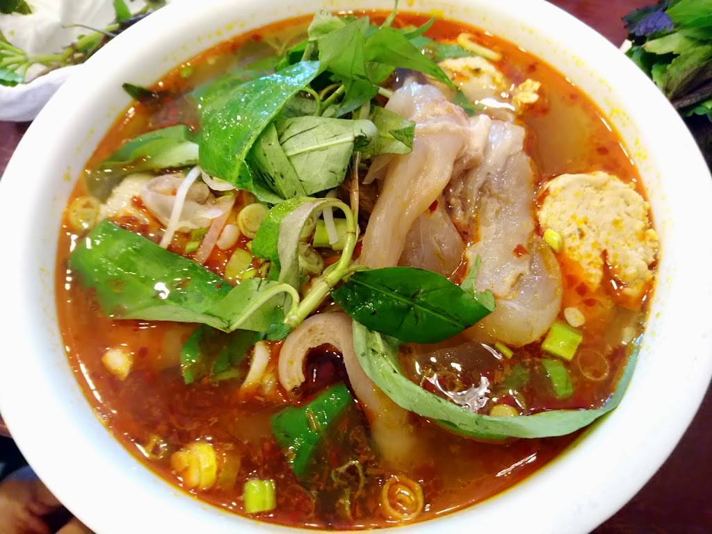Pho Loan | restaurant | 1114 W Argyle St, Chicago, IL 60640, USA | 7733344500 OR +1 773-334-4500