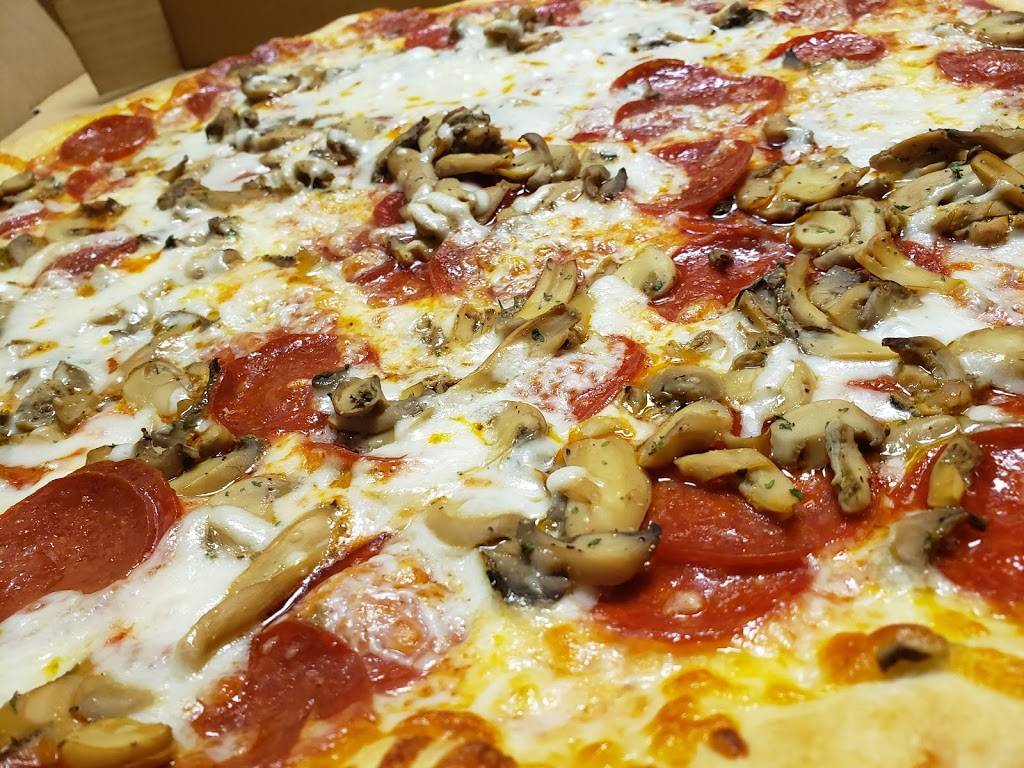 Brothers Pizza | restaurant | 18 Ship Shopping Center, Shippensburg, PA 17257, USA | 7175301732 OR +1 717-530-1732