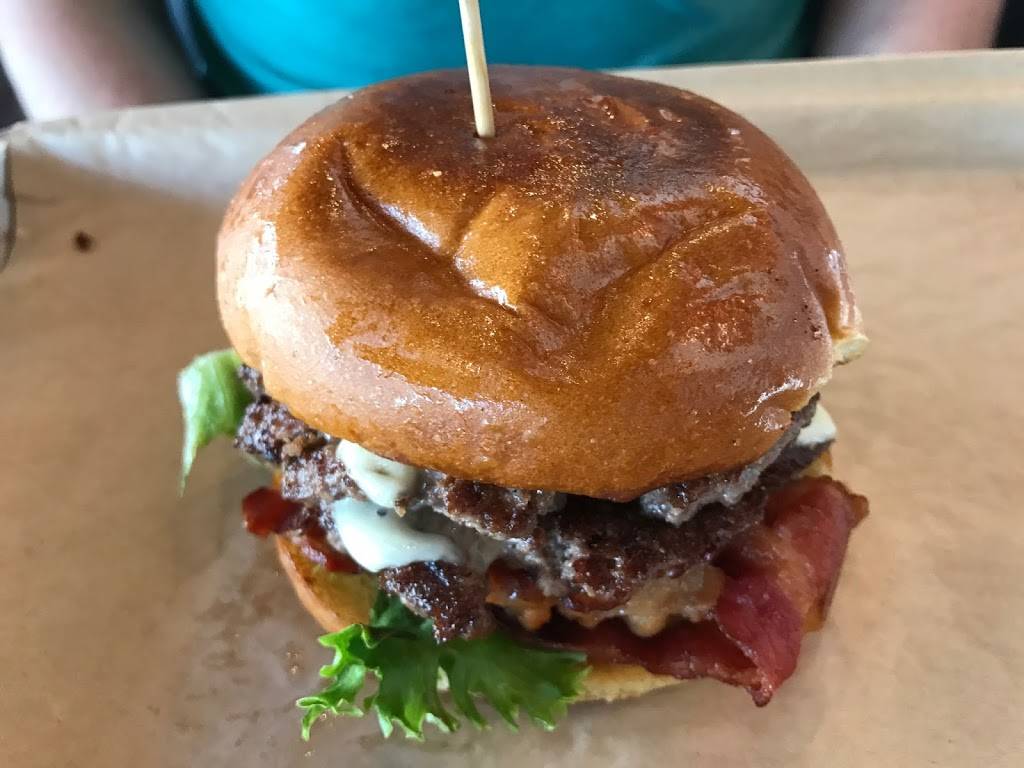 MOOYAH Burgers, Fries & Shakes | restaurant | 8889 Gateway Blvd W Ste 450, El Paso, TX 79925, USA | 9155950100 OR +1 915-595-0100