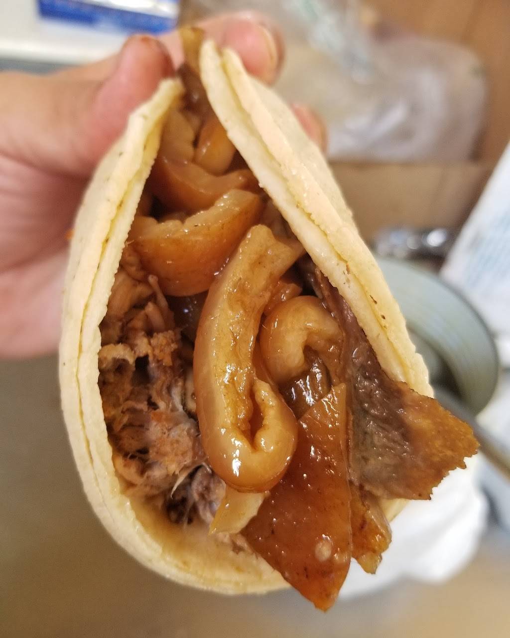 Carnitas el Momo | restaurant | 2411 Fairmount St, Los Angeles, CA 90033, USA | 3236278540 OR +1 323-627-8540