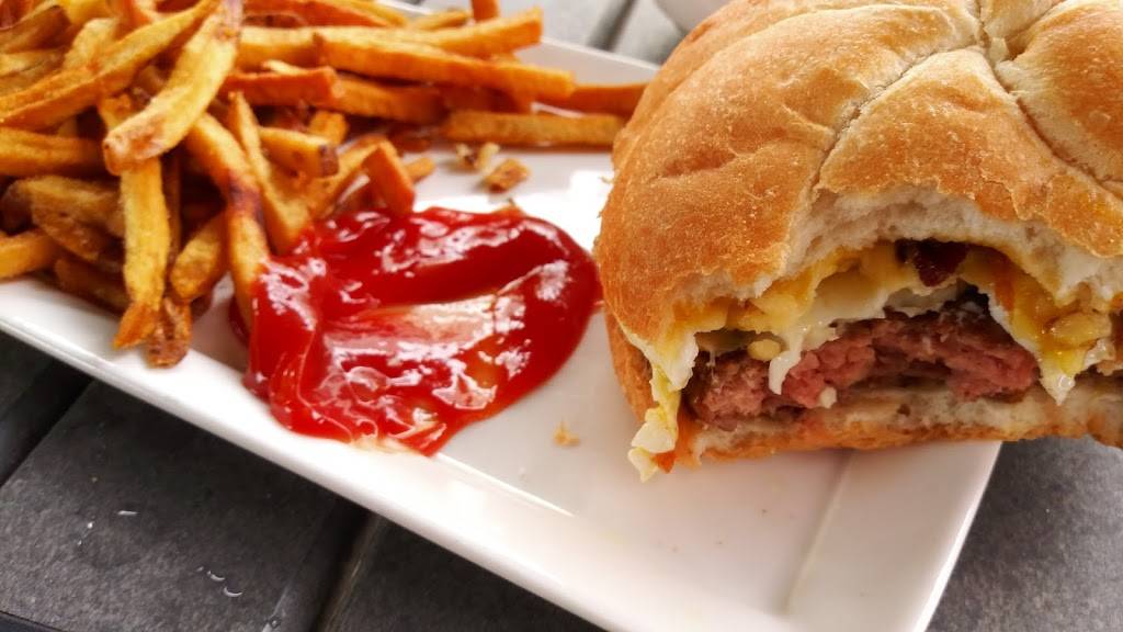 50/50 Taphouse | restaurant | 29 W Cork St, Winchester, VA 22601, USA | 5407734986 OR +1 540-773-4986