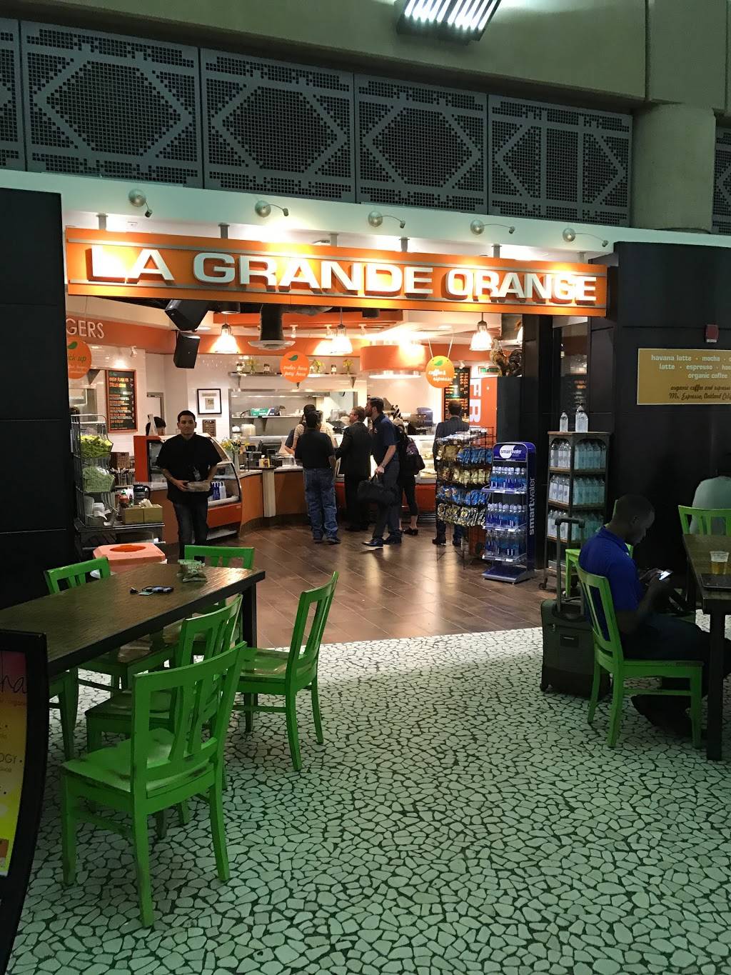 La Grande Orange | cafe | 3400 E Sky Harbor Blvd, Phoenix, AZ 85034, USA | 2409942013 OR +1 240-994-2013
