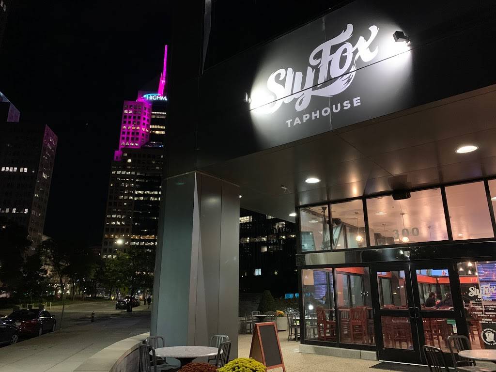 Sly Fox Taphouse at the Point | restaurant | 300 Liberty Ave Suite 100, Pittsburgh, PA 15222, USA | 4125867474 OR +1 412-586-7474