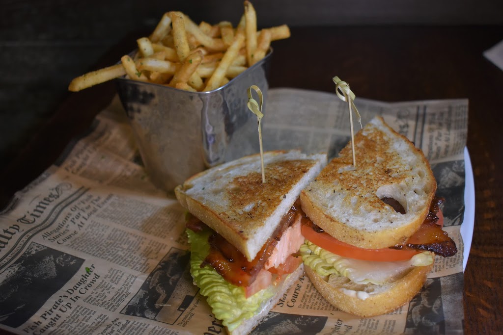 Grill on the Green | restaurant | 550 W Champagne Dr, Chandler, AZ 85248, USA | 4803173670 OR +1 480-317-3670