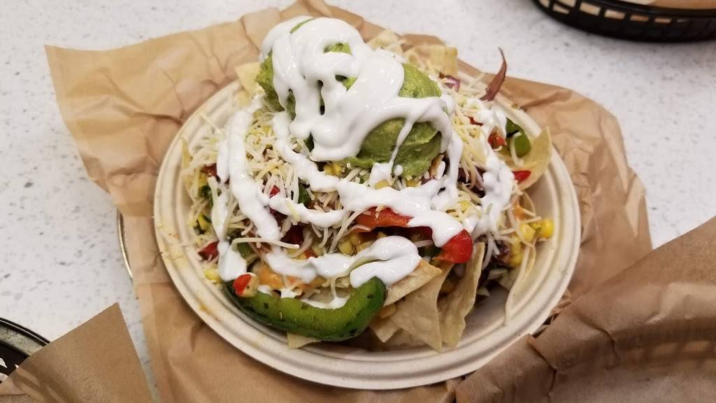 QDOBA Mexican Eats | restaurant | 129 S Main St, Bowling Green, OH 43402, USA | 4193537200 OR +1 419-353-7200