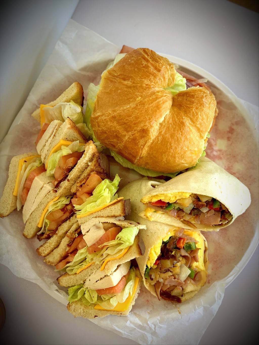 Cleveland Donuts & Deli | restaurant | 1503 E Houston St Ste A, Cleveland, TX 77327, USA | 8325997829 OR +1 832-599-7829