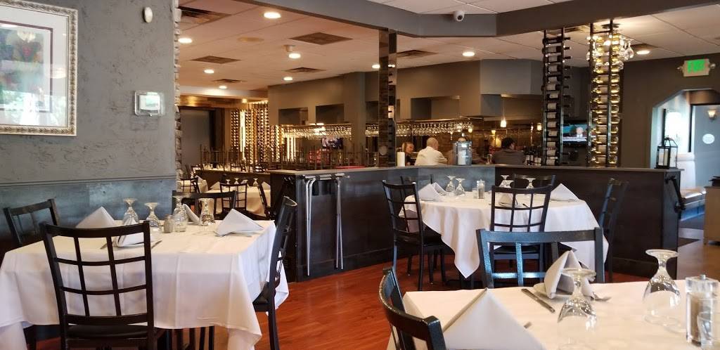 Town Club Restaurant | restaurant | 2904 45th St, Highland, IN 46322, USA | 2199245227 OR +1 219-924-5227