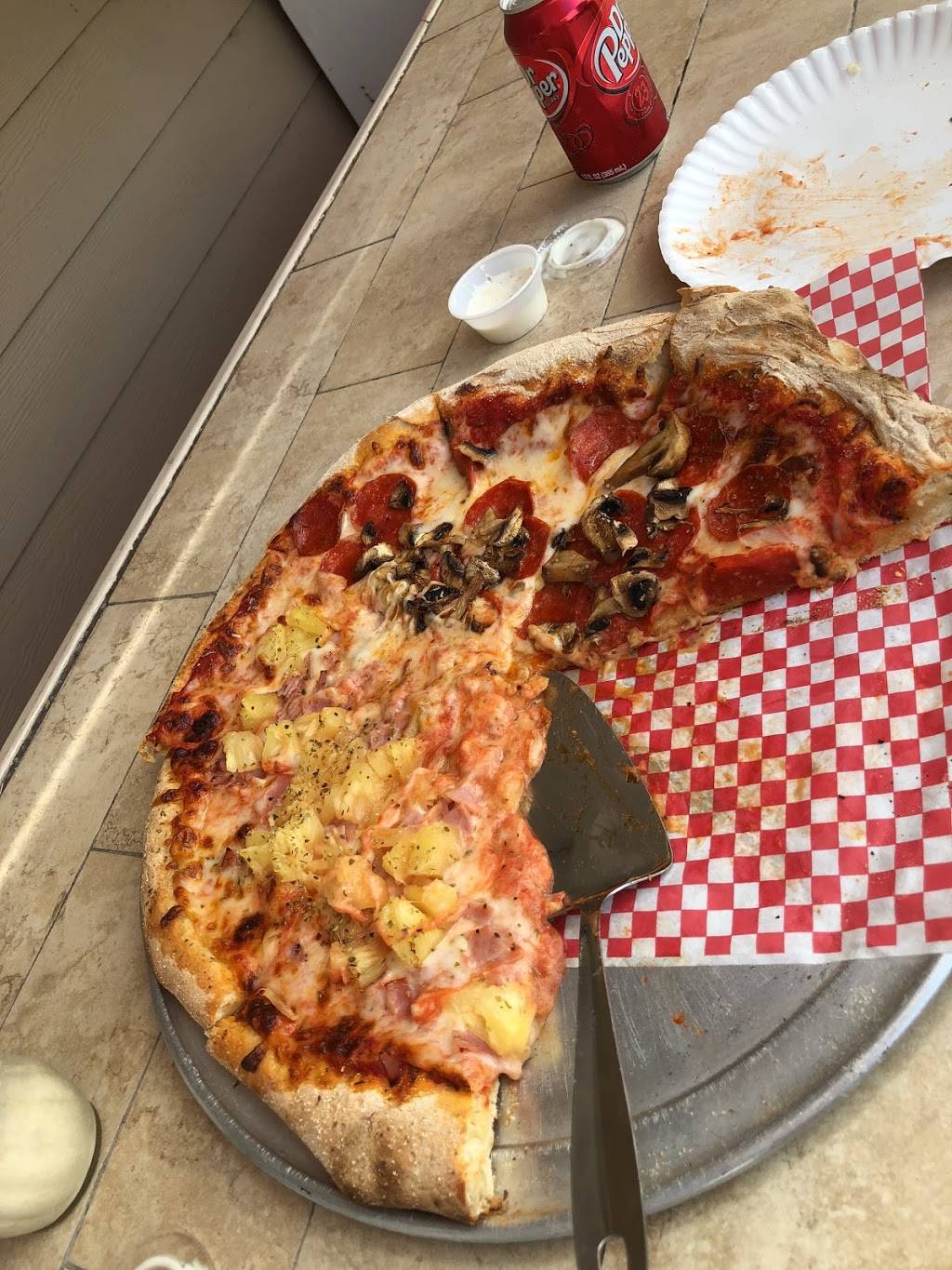 Dis Homemade Pizza | meal delivery | 211 W Lincoln St, New Braunfels, TX 78130, USA | 8306080999 OR +1 830-608-0999