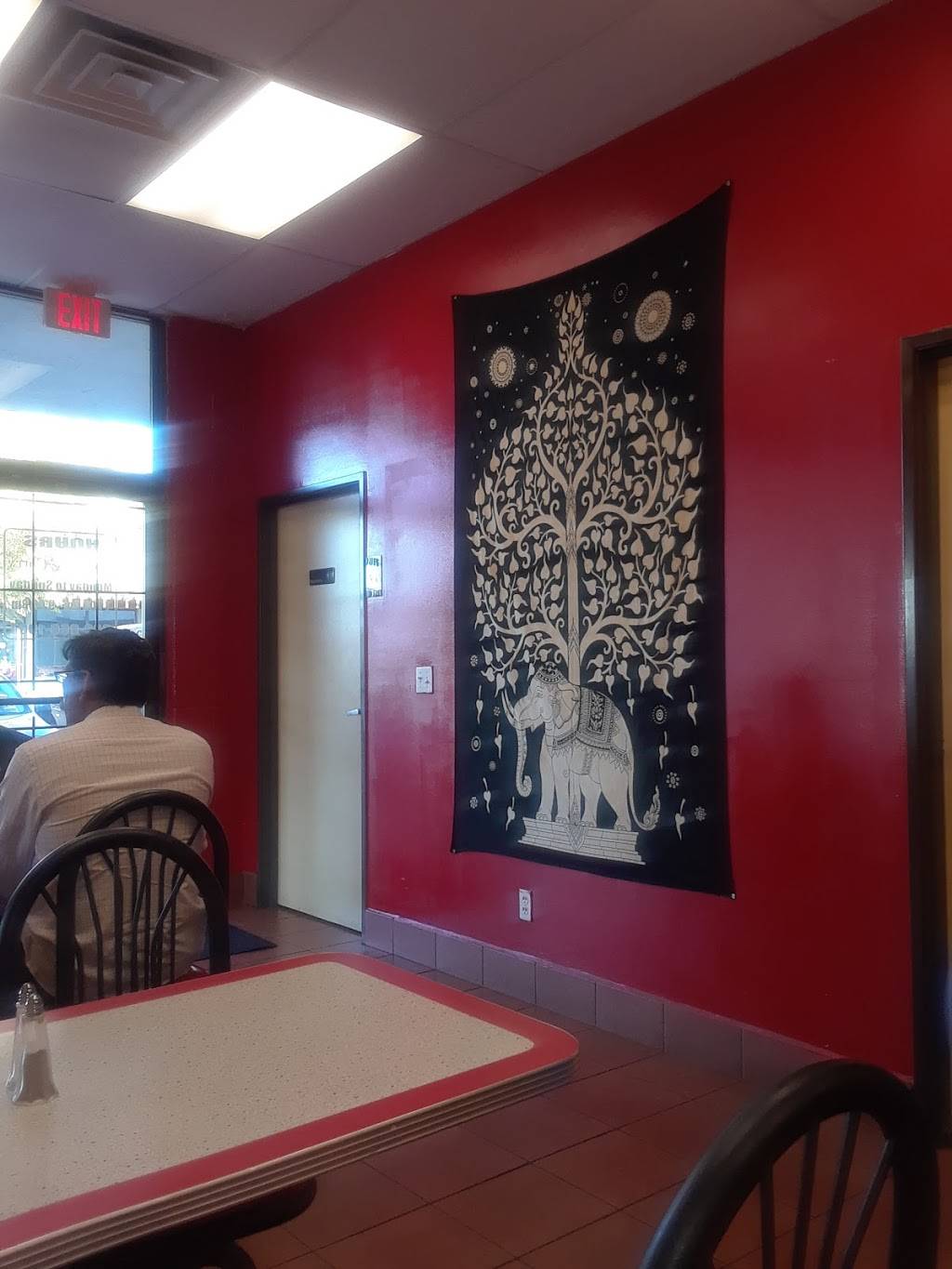 Wraps N Curry | restaurant | 4221 W Bell Rd #111, Phoenix, AZ 85053, USA | 6028661907 OR +1 602-866-1907