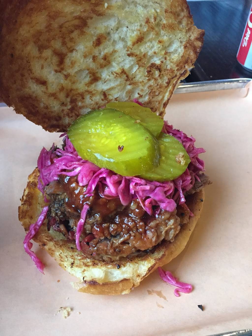 Izzys Smokehouse | restaurant | 391 Troy Ave, Brooklyn, NY 11213, USA | 3474250524 OR +1 347-425-0524