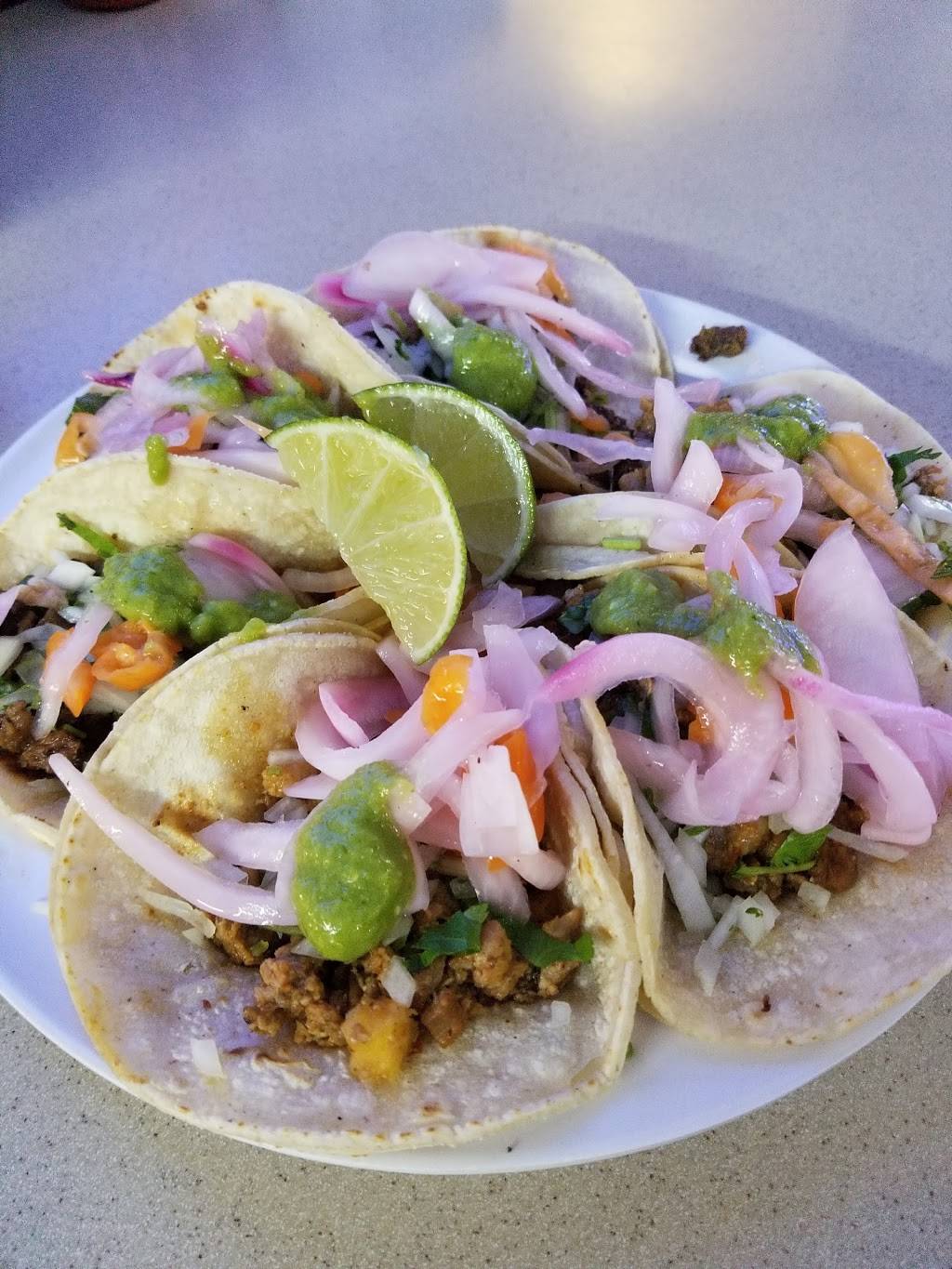 El Gallo Giro | restaurant | 2520 Old Norcross Rd, Lawrenceville, GA 30044, USA | 7706828883 OR +1 770-682-8883