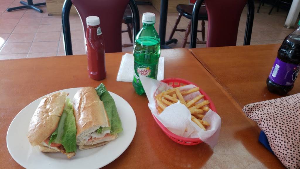 Peters Pizza | restaurant | 558 Chase Ave, Waterbury, CT 06704, USA | 2035276150 OR +1 203-527-6150