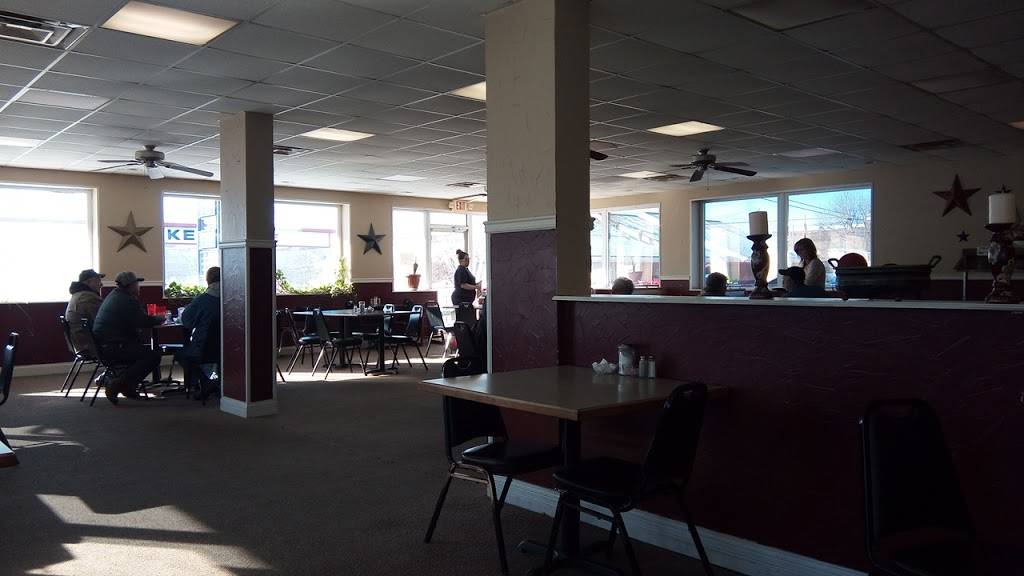 Connies Country Kitchen | restaurant | 300 E Main St, Paoli, IN 47454, USA | 8127231122 OR +1 812-723-1122