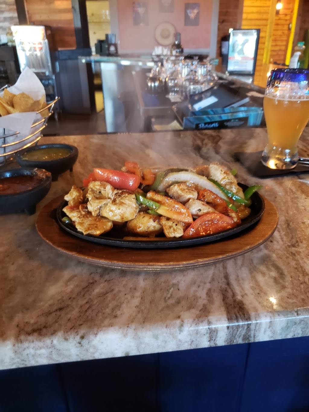 Agave Blu Cantina | restaurant | 8950 S 27th St, Oak Creek, WI 53154, USA | 4143019830 OR +1 414-301-9830