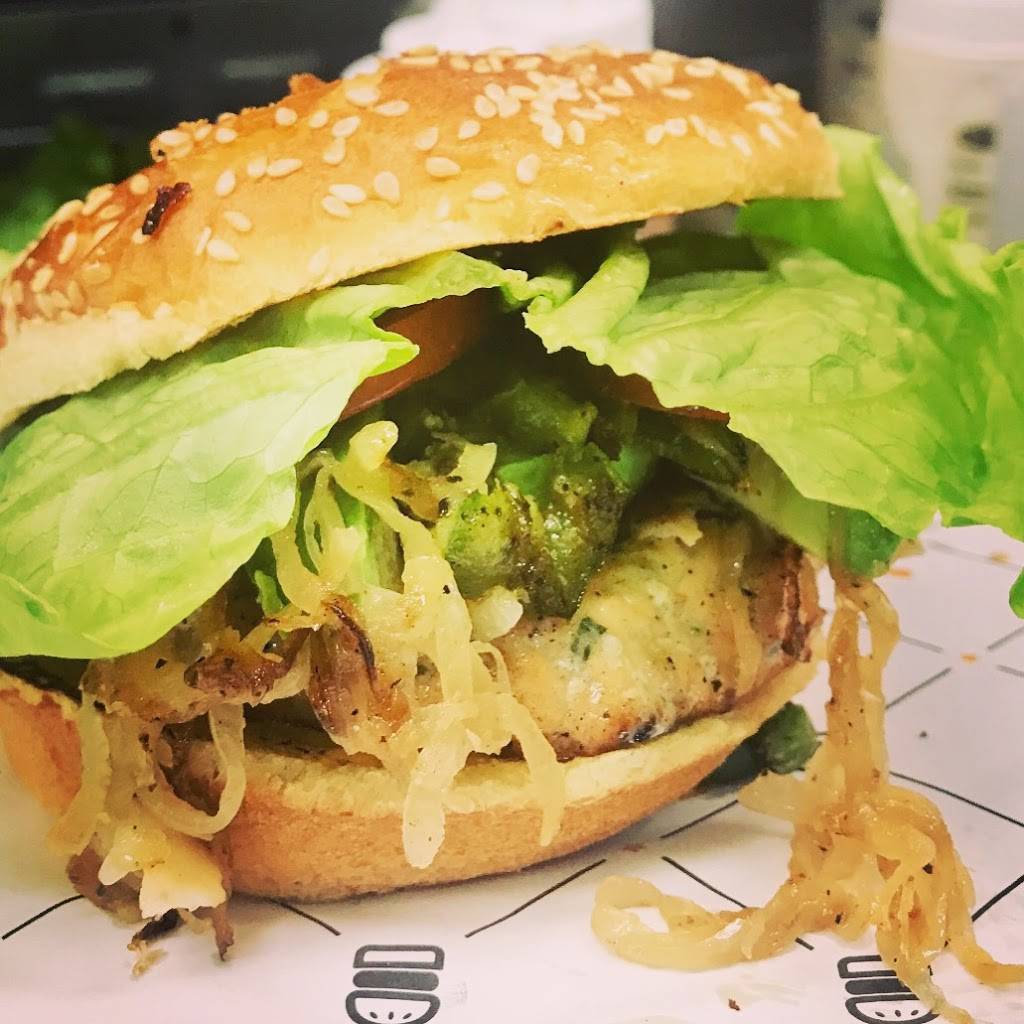 Burgerim Gourmet Burgers | restaurant | 318 Bedford Ave, Brooklyn, NY 11249, USA | 9179091202 OR +1 917-909-1202