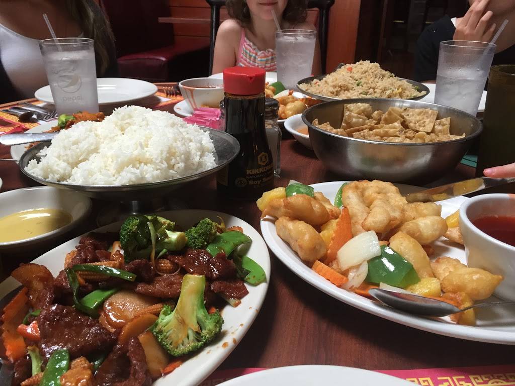 Young Chows Restaurant | restaurant | 219 Pikeview Dr, Beckley, WV 25801, USA | 3042535772 OR +1 304-253-5772