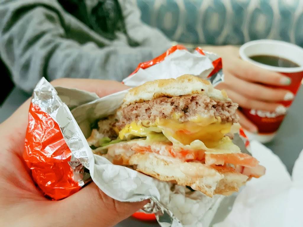 Wendys | restaurant | Terminal B, 3 Brewster Rd #5C, Newark, NJ 07114, USA | 9735966976 OR +1 973-596-6976